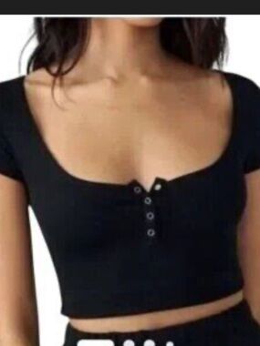 Joah Brown Black Scoop Neck Snap Crop Top
